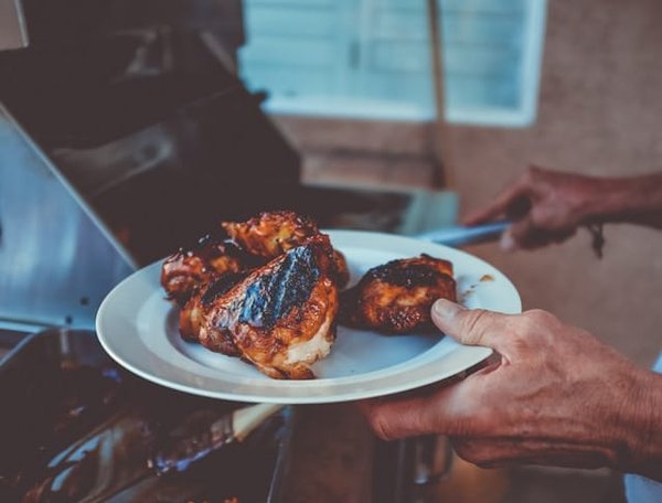 Les secrets d'une cuisson parfaite : maîtriser votre plancha professionnelle à gaz